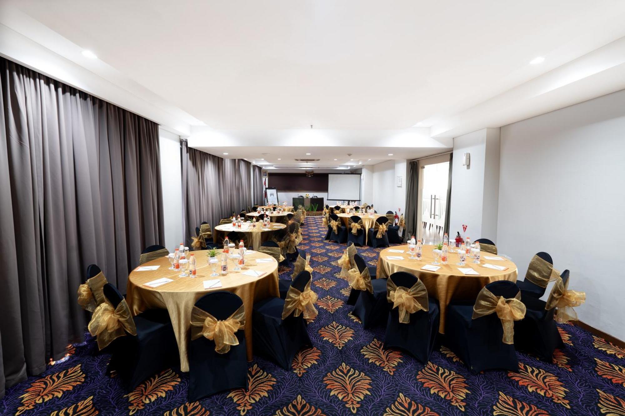 Atrium Premiere Yogyakarta Ambarukmo Hotel Pakualaman